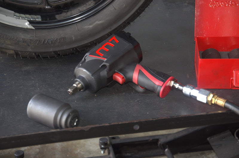 Load image into Gallery viewer, 1/2" Dr. Composite Air impact Wrench, Twin Hammer, 500ft-Lb, 680 Nm