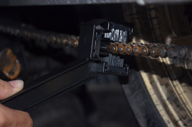 Load image into Gallery viewer, Motorcycle Chain Brush
