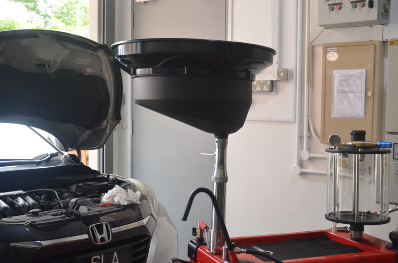 Load image into Gallery viewer, Oil Change Trolley
