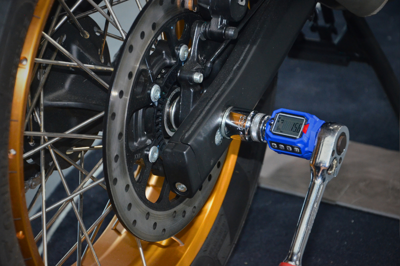 Load image into Gallery viewer, 3/8” Digital Torque Adapter, 1-205 Nm / 0.74-151 ft-lbs
