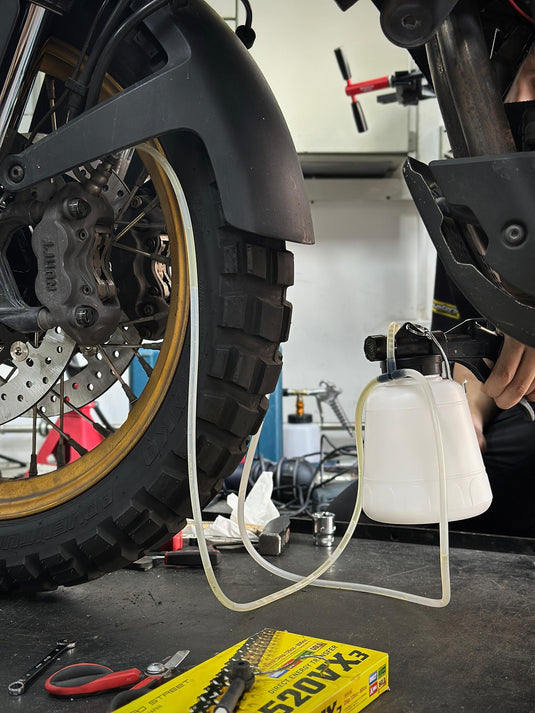 1L Vacuum Brake Fluid Bleeder For Motocycle
