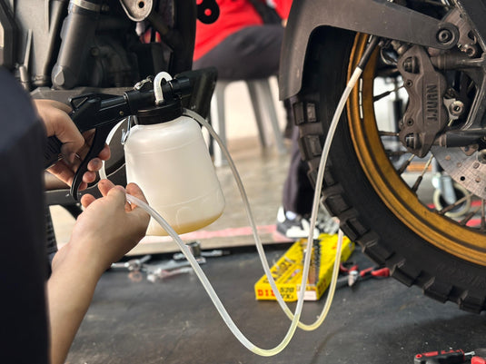 1L Vacuum Brake Fluid Bleeder For Motocycle