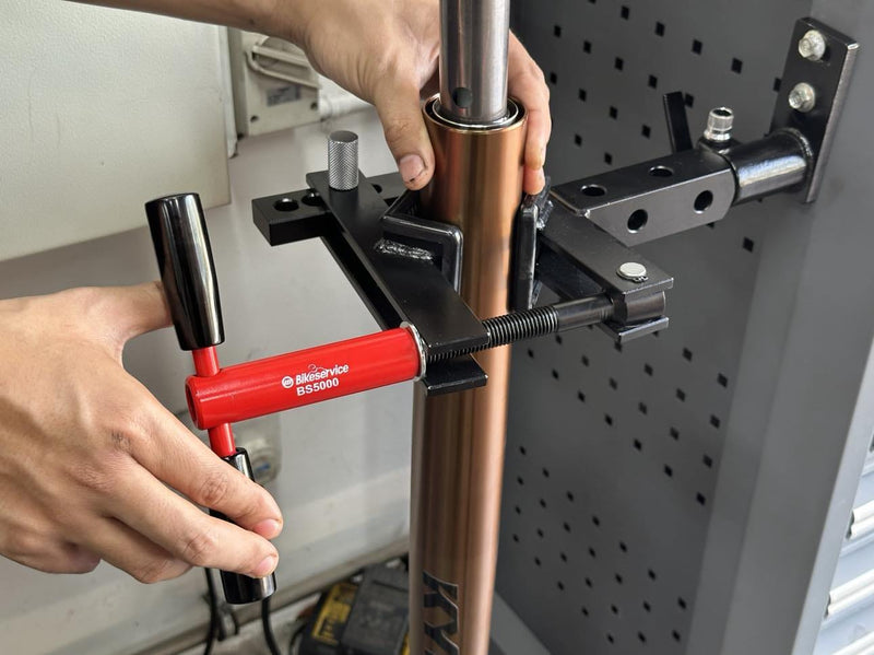 Load image into Gallery viewer, Front Fork And Shock Vice
