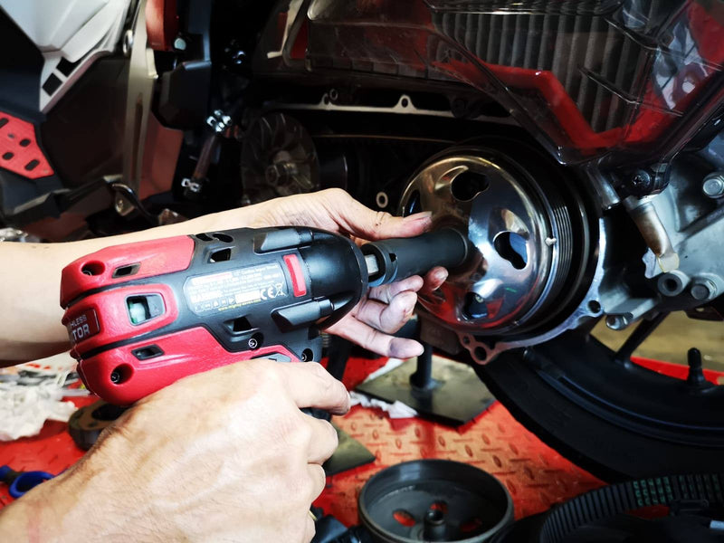 Load image into Gallery viewer, 1/2&quot; Dr. BL Cordless Impact Wrench, 2 Cell 18V 5.0Ah
